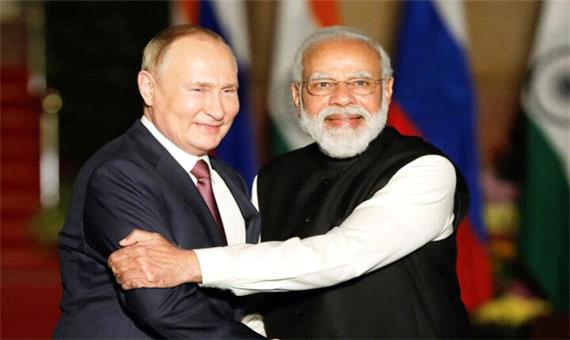 گزارش بلومبرگ از استقبال پالایشگاه‌های هند برای خرید نفت ارزان روسیه