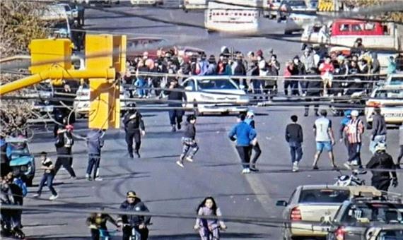 غارت فروشگاه ها و درگیری مسلحانه در خیابان های آرژانتین/ ویدئو
