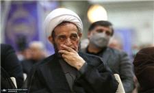 اشرفی اصفهانی: فشار اقتصادی دارد مردم را از کوره به در می‌برد