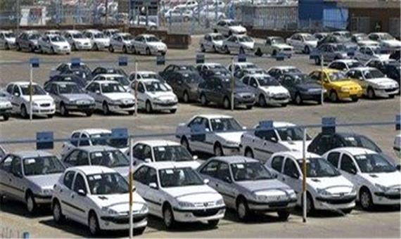 وزیر اقتصاد: عرضه خودرو در بورس کالا ادامه دارد