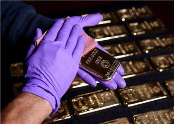 طلا در بازارهای جهانی پس رفت