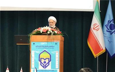 بانکداری اسلامی اهداف اسلام مانند عدالت و اخلاق را دنبال می کند