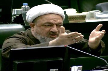 حمله تند حمید رسایی به عارف؛ به مجلس نیا! حضور شما در دولت غیرقانونی است