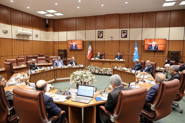 عراقچی با مدیران ارشد صنعت هسته‌ای دیدار کرد+ عکس