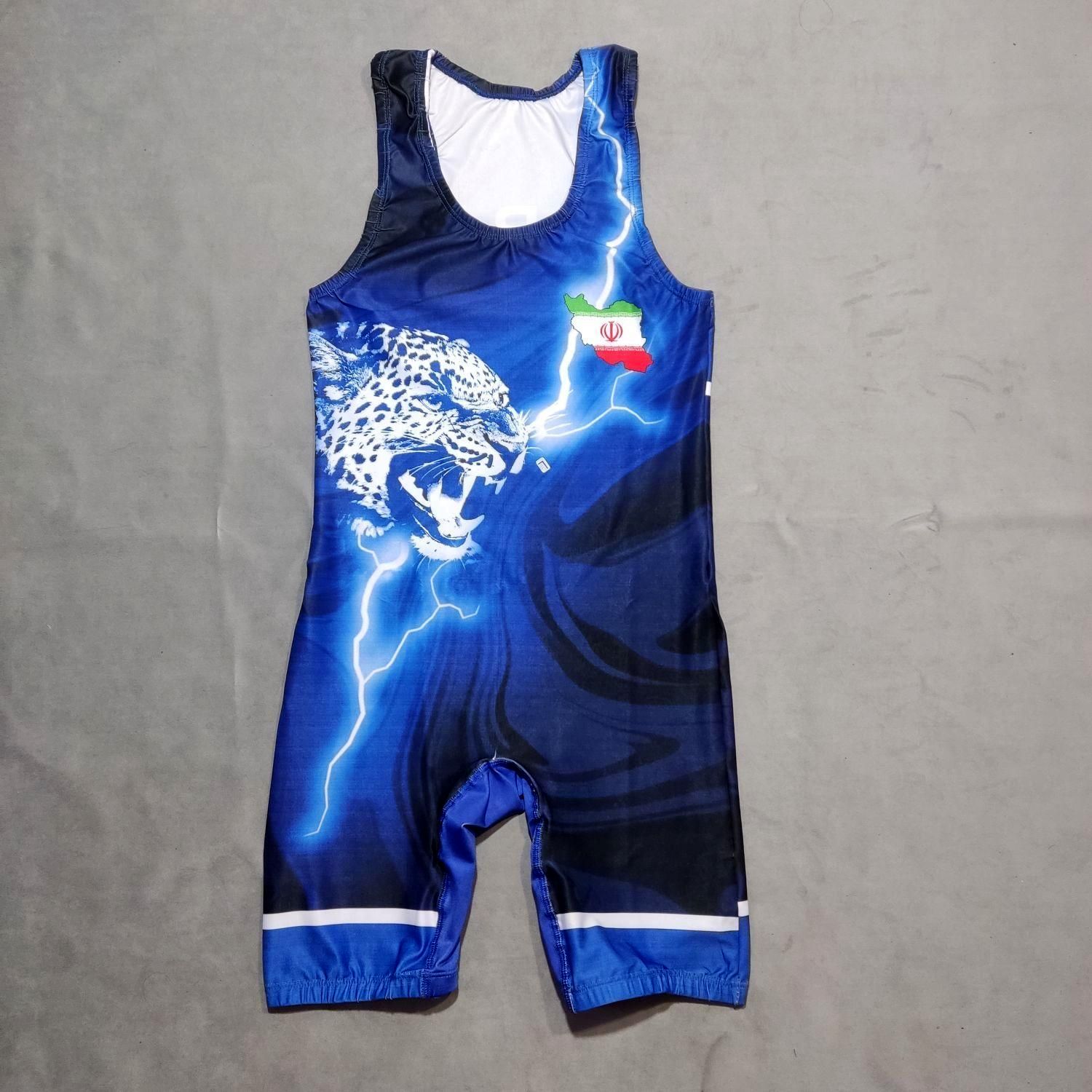 کمک به کودکان اوتیسم با حراج لباس تیم ملی کشتی+ فیلم