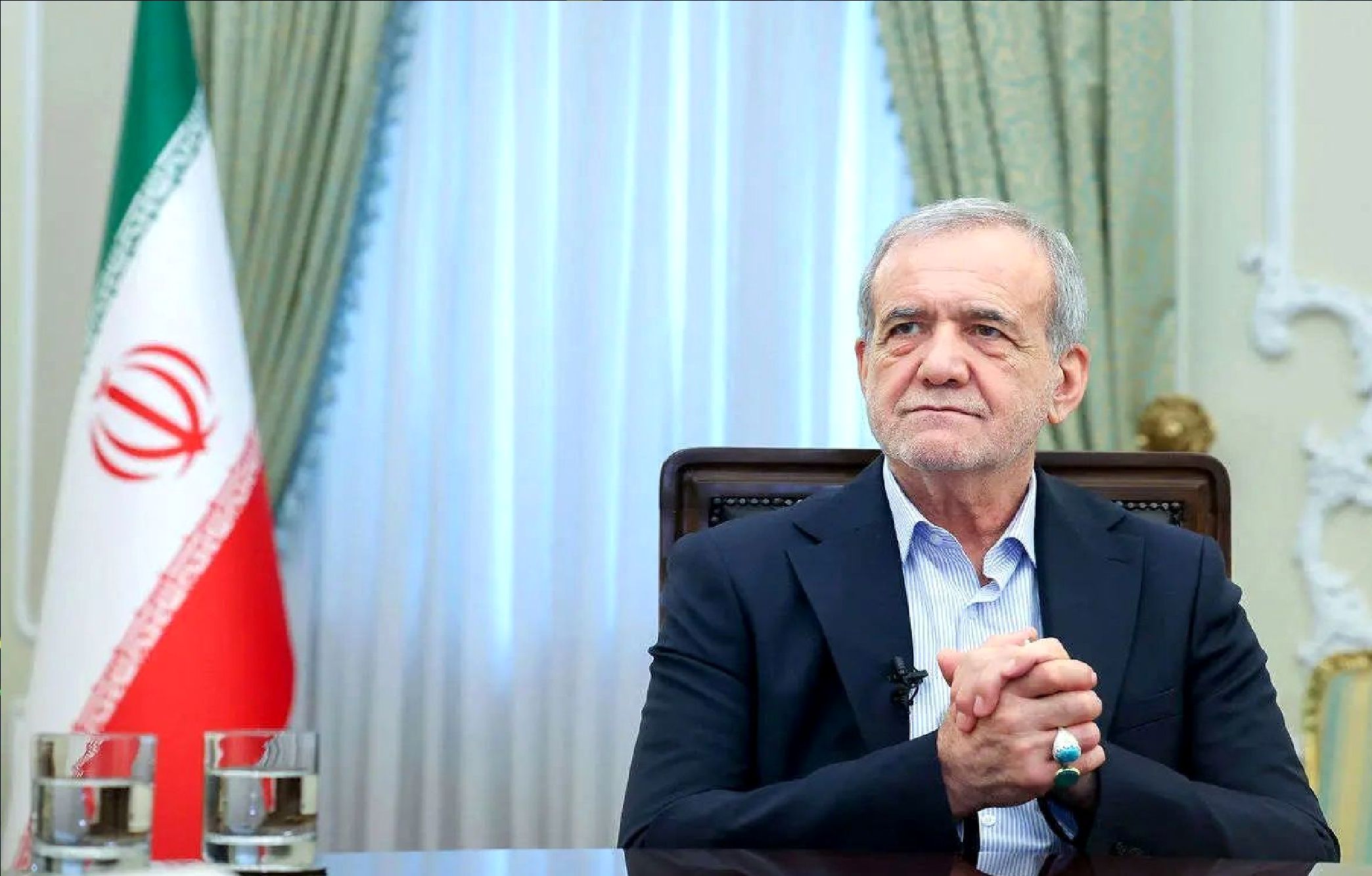 واکنش تند روزنامه جوان به پیشنهاد کناره‌گیری پزشکیان از سوی اصلاح طلبان