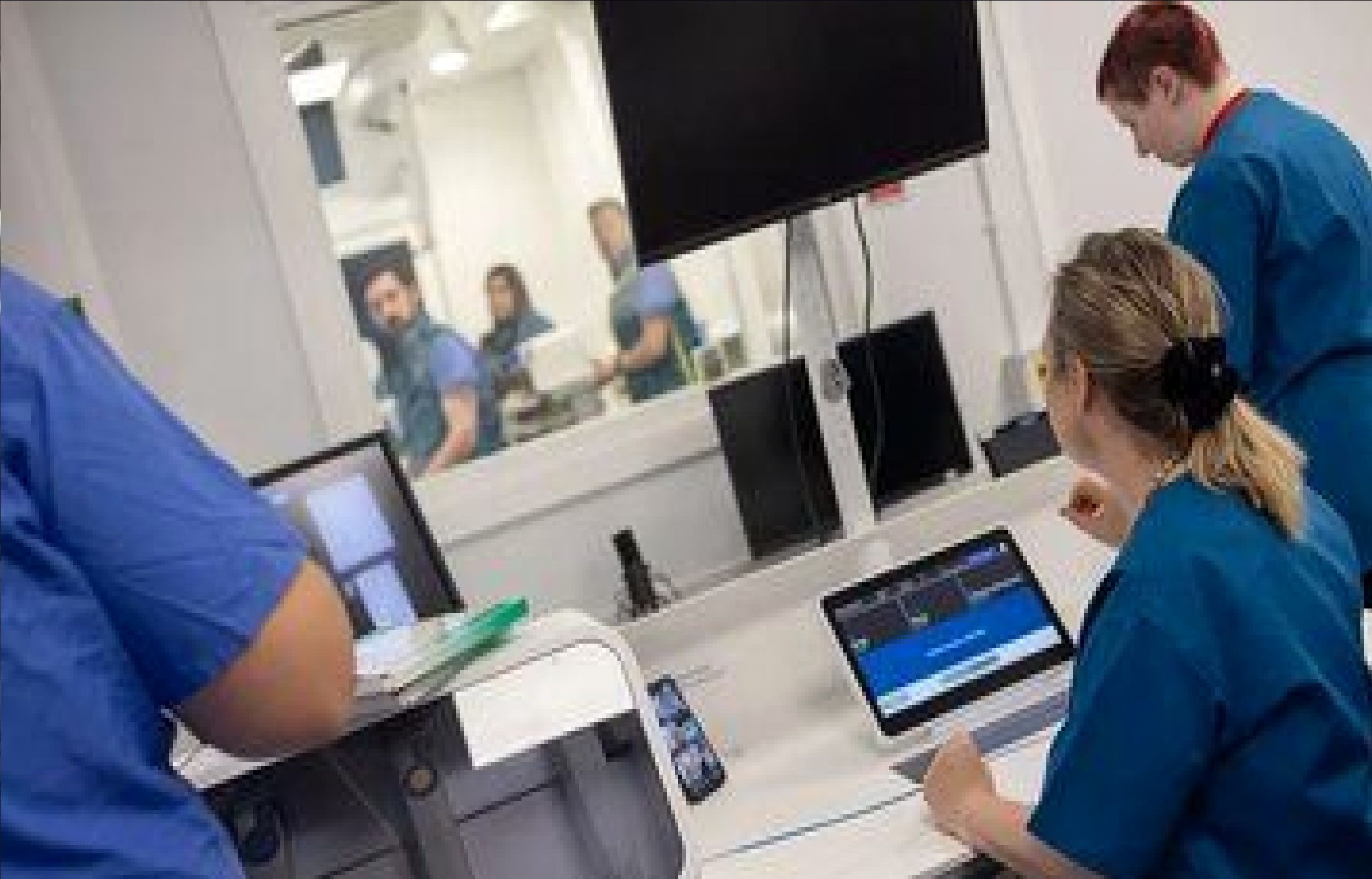 انجام اولین جراحی سکته مغزی کنترل‌شده از راه دور در جهان