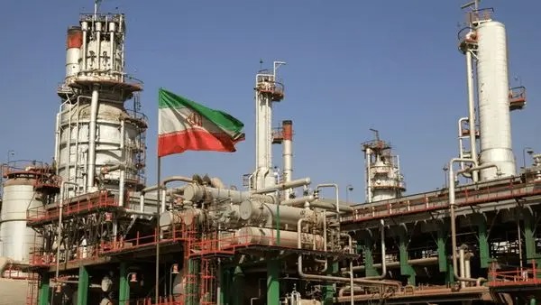 تقابل ۲ غول نفتی: اختلاف بر سر آمار تولید نفت ایران