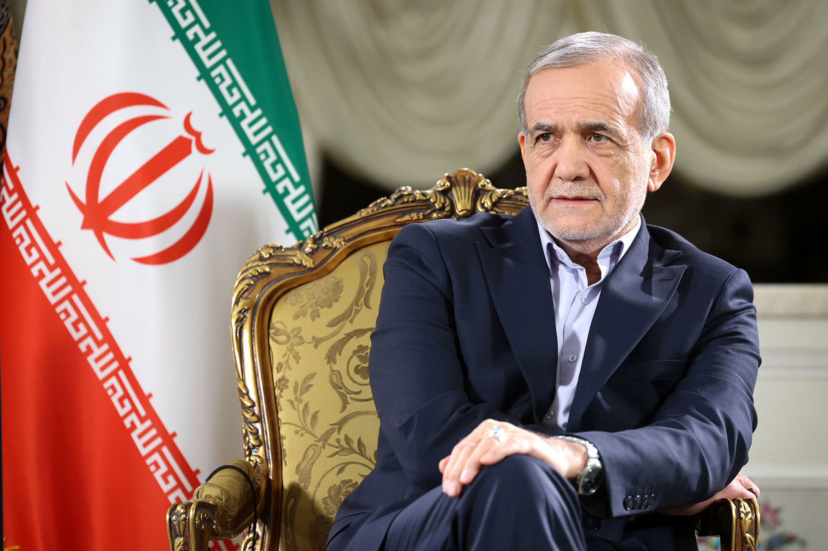 پزشکیان: مهم‌ترین دغدغه رهبر انقلاب معیشت مردم است/ کشور ما روی پای خودش ایستاده است/ برای تأمین معیشت مردم برنامه ۲۰ بندی داریم