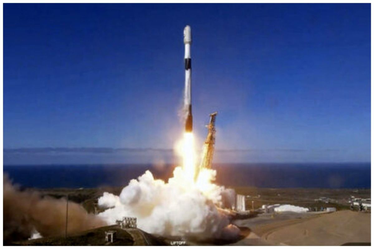 رسانه‌های جهان به پرتاب ۳ ماهواره ایرانی چه واکنشی نشان دادند؟