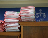 انتقاد نماینده مجلس از عدم پاسخ روشن به رسیدگی پروندهای مالک بانک آینده و ...