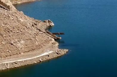 آب را باید وارد کنیم یا قیمت آب را بیشتر کنیم؟