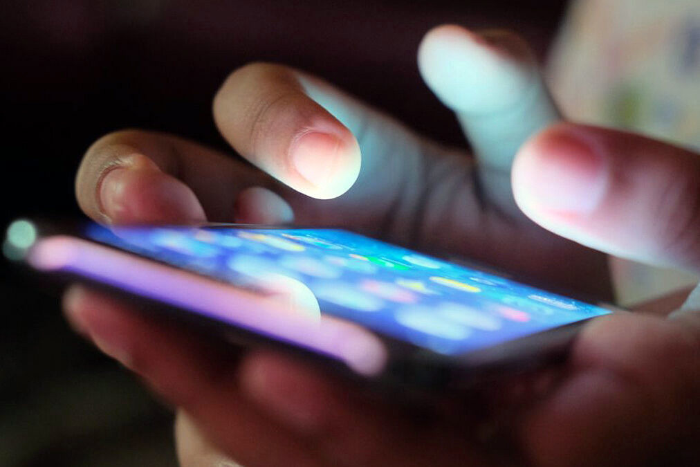 آوار قطعی اینترنت بر اقتصاد دیجیتال / پرهزینه ترین سرمایه گذاری های ایران پس از انقلاب + فیلم