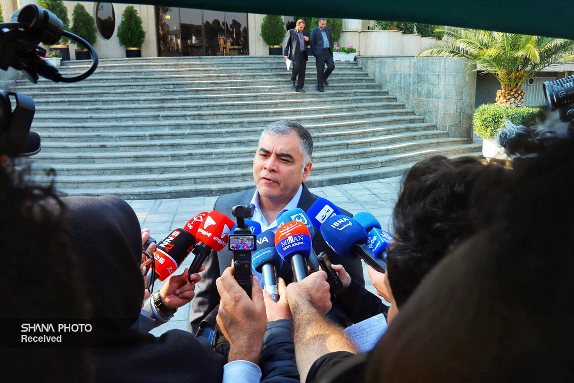 کارکنان صنعت نفت همراه نظام هستند/ فرآیند فروش نفت کما فی‌السابق ادامه دارد