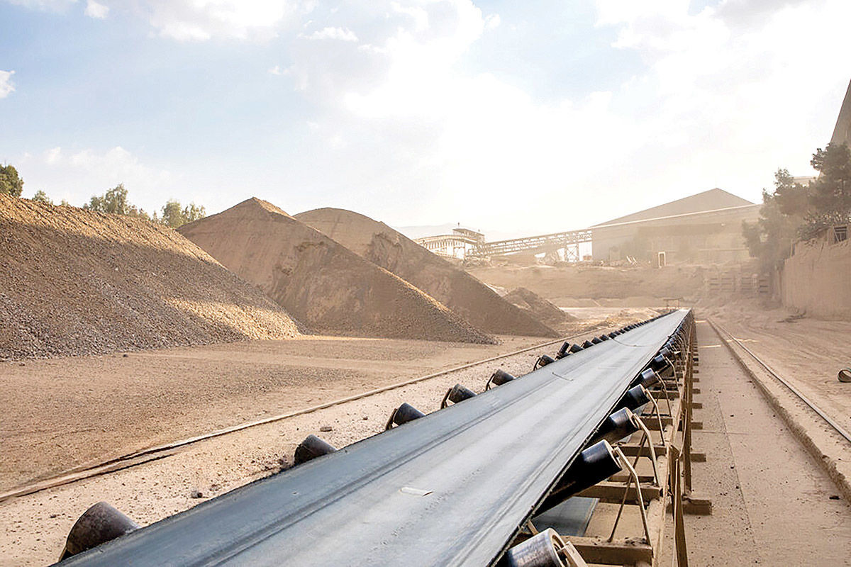 بازار کانی‌ها در کما