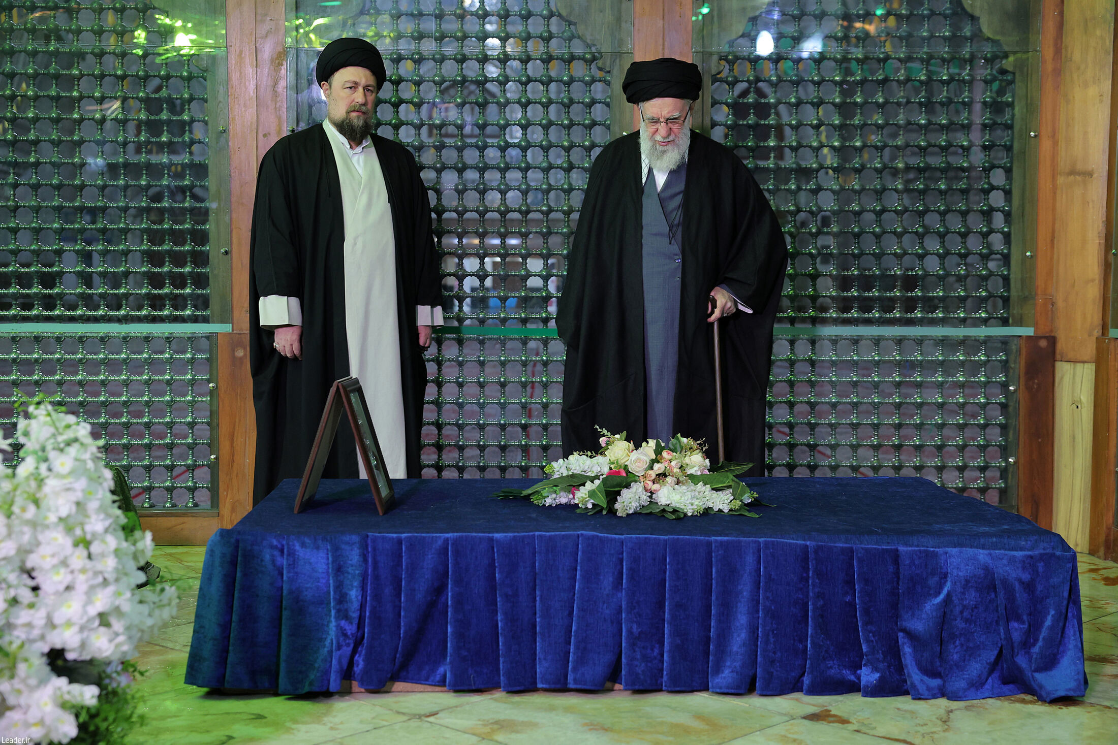 حضور رهبر انقلاب در مرقد بنیانگذار جمهوری اسلامی ایران