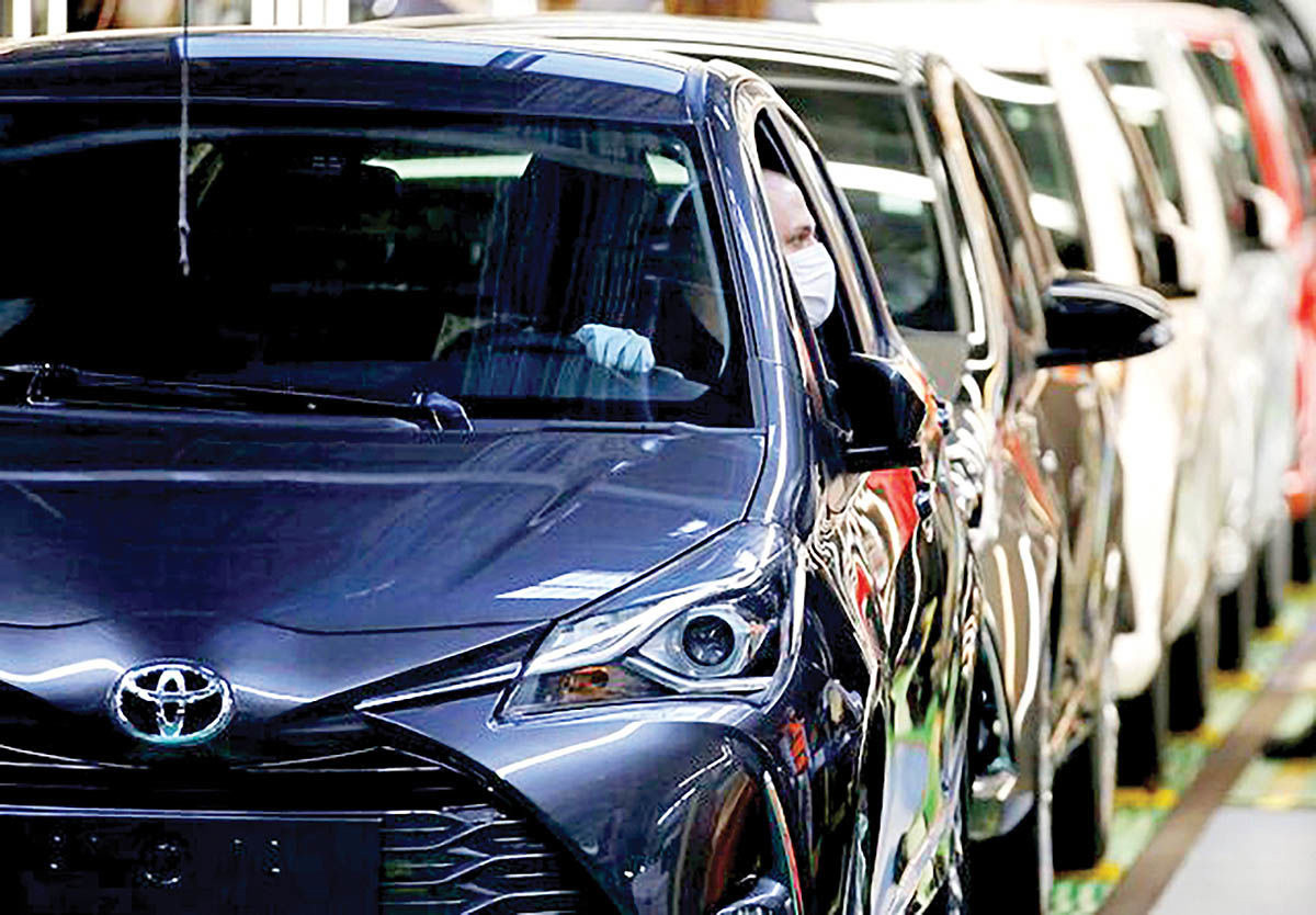 تویوتا پرفروش‌ترین خودروساز جهان شد
