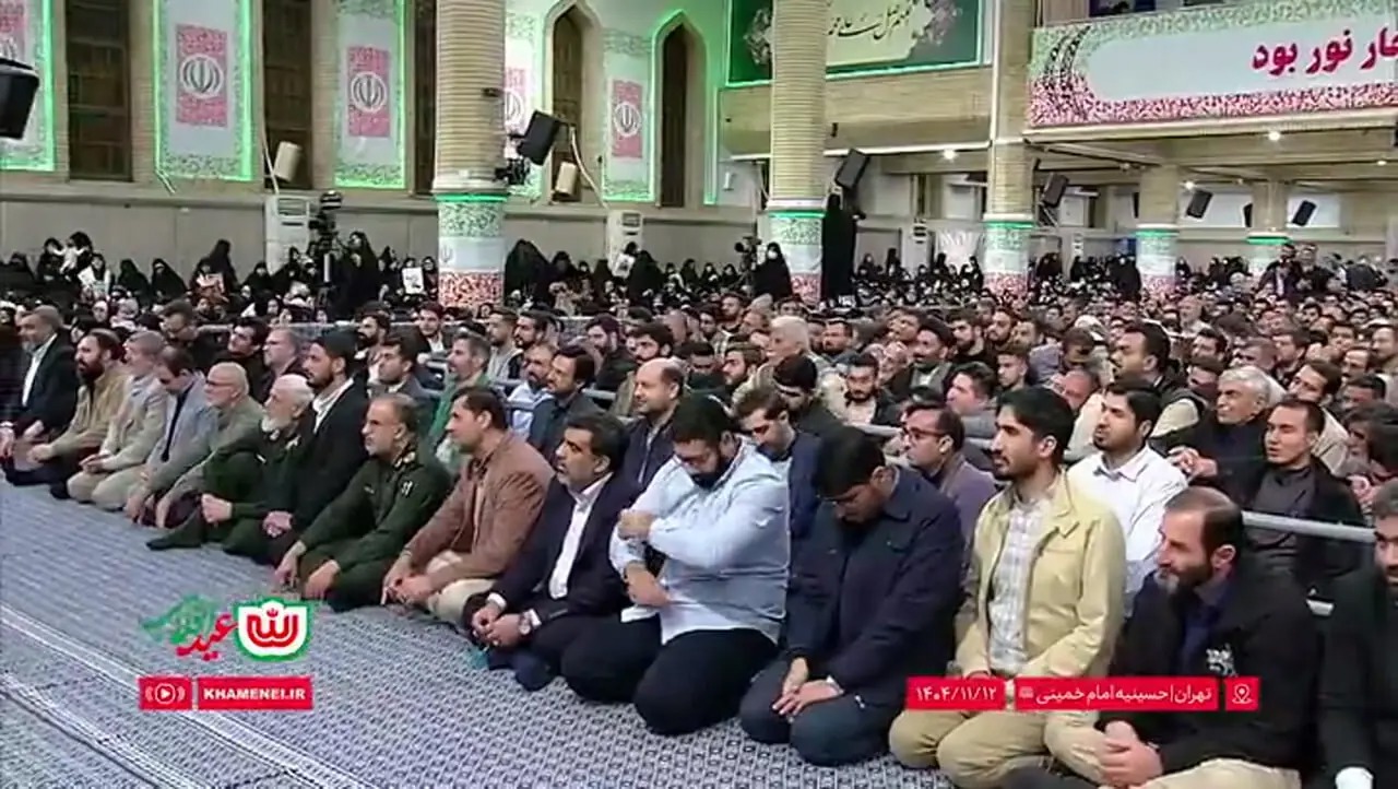 رهبر انقلاب: آمریکا می‌خواهد ایران را ببلعد، ملت رشید ایران مانع است+ فیلم