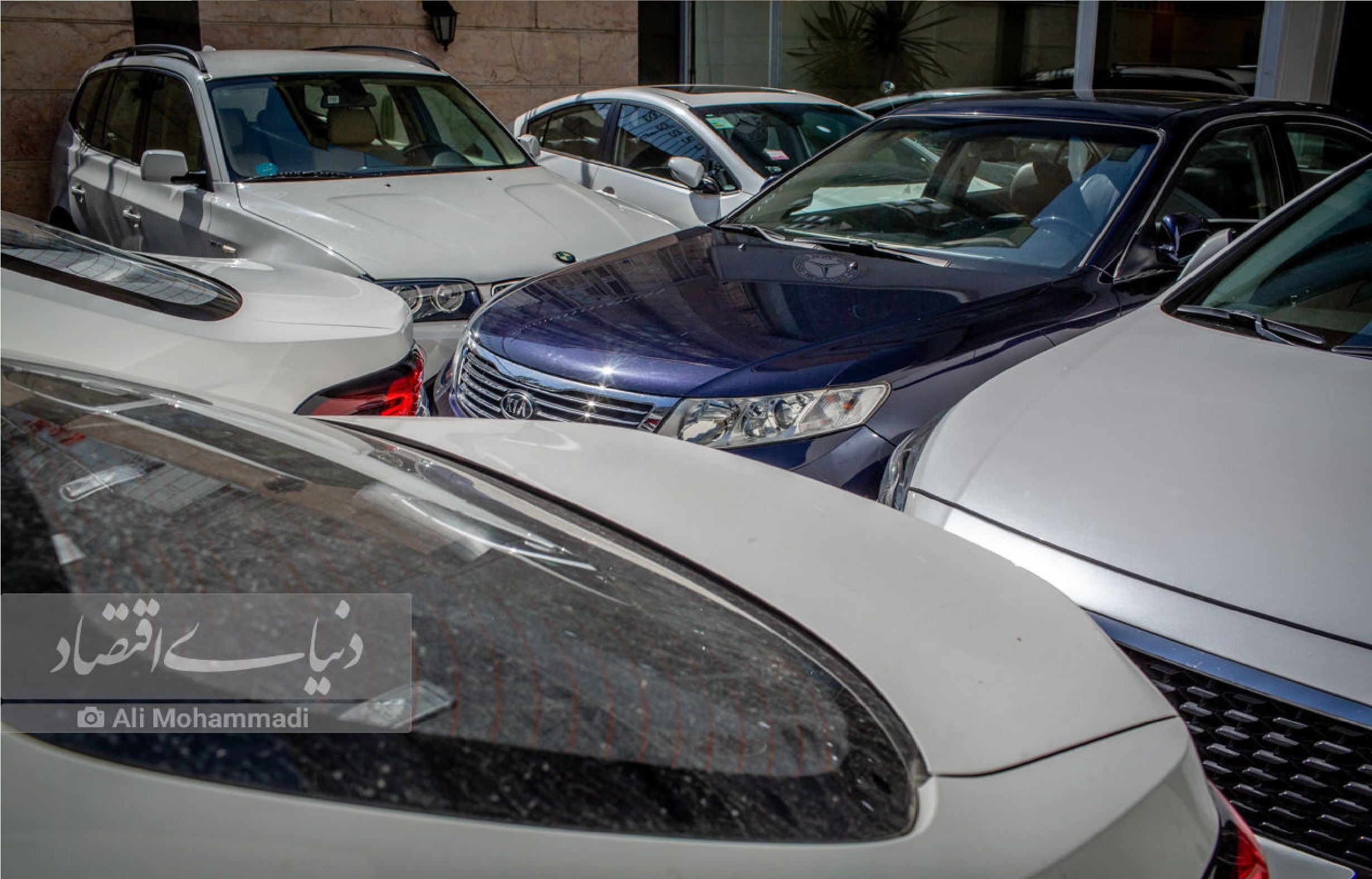 بازار خودرو رسماً میلیاردی شد/ گرانی خودرو تا کجا ادامه دارد؟