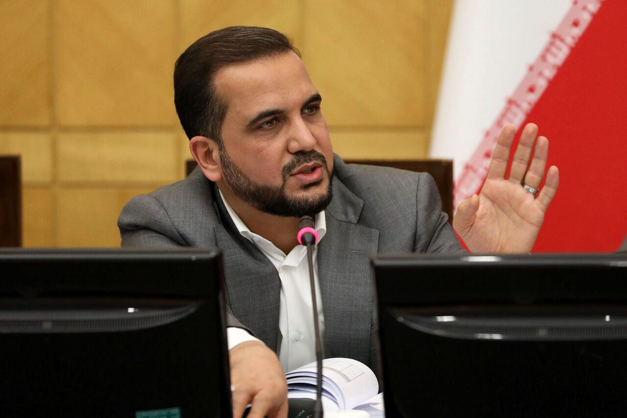 اظهارات مهم سخنگوی کمیسیون تلفیق درباره حقوق کارکنان در سال ۱۴۰۵/ افزایش پلکانی حقوق منتفی شده است؟