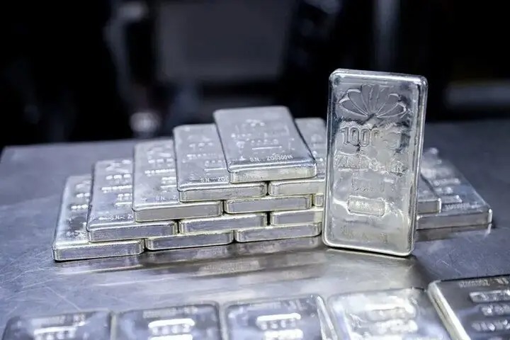 جانشین طلا رشد را از سر گرفت؛ نقره چقدر گران شد؟