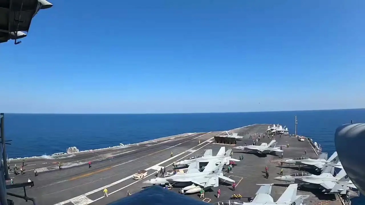 تصاویری جدید از ناوگروه آبراهام لینکلن + فیلم