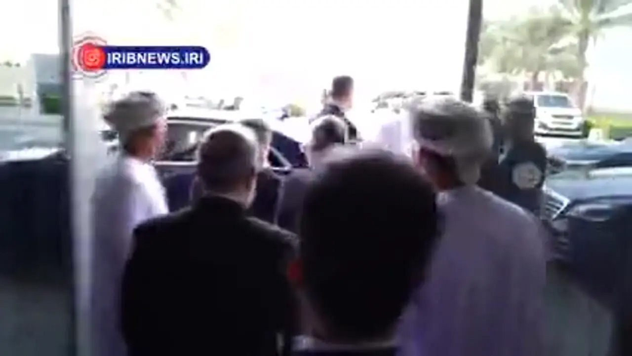 عزیمت عراقچی به سمت محل مذاکرات ایران < آمریکا در مسقط+فیلم