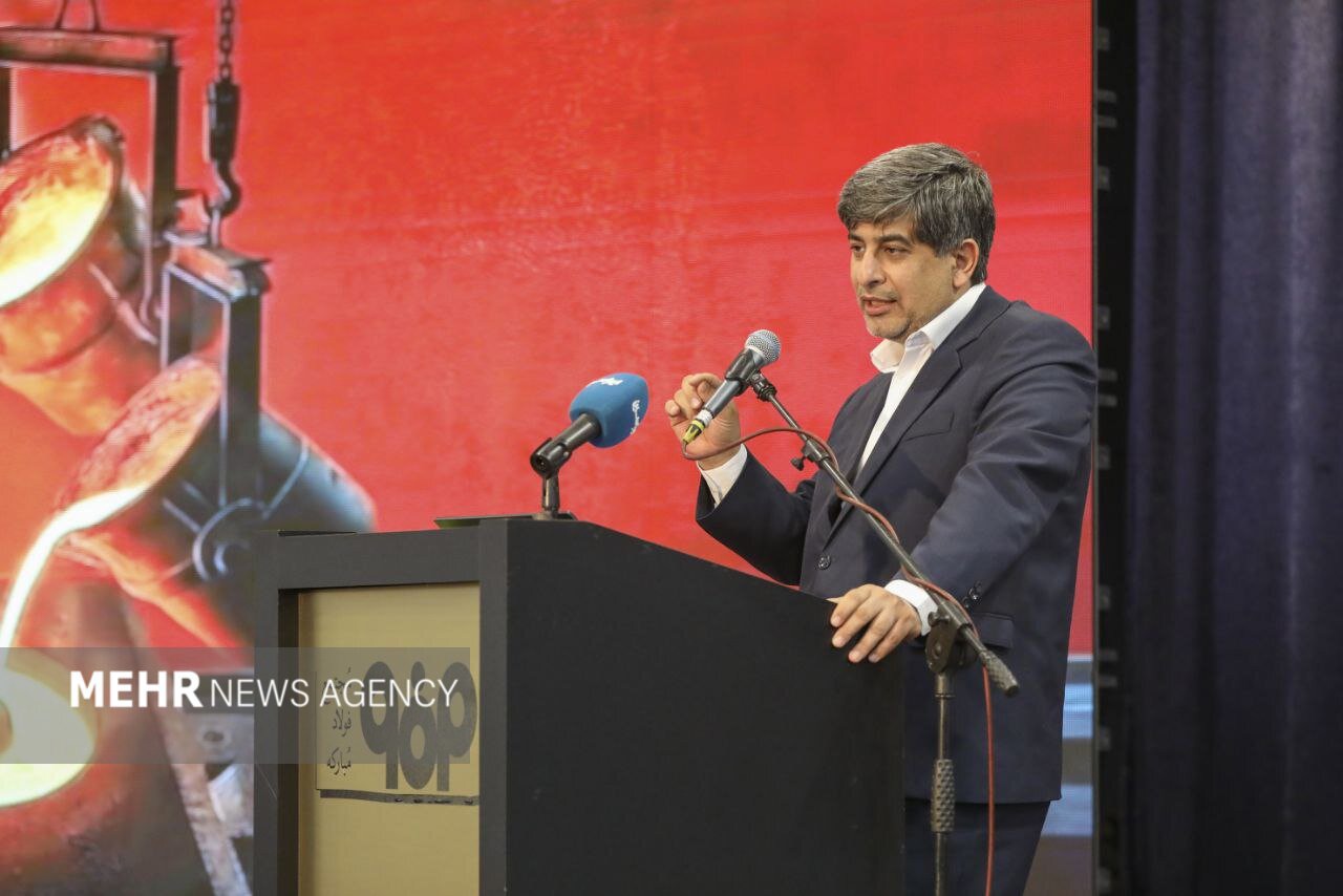 بهره‌برداری از شرکت نوین الکترود اردکان وابستگی فولاد کشور را قطع کرد