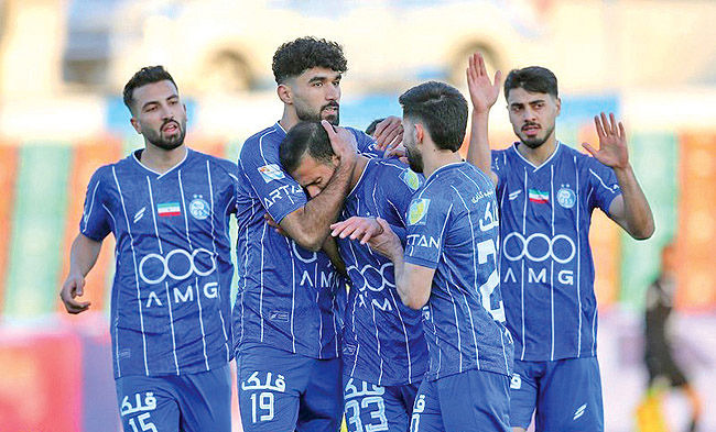 بیش از سه  امتیاز