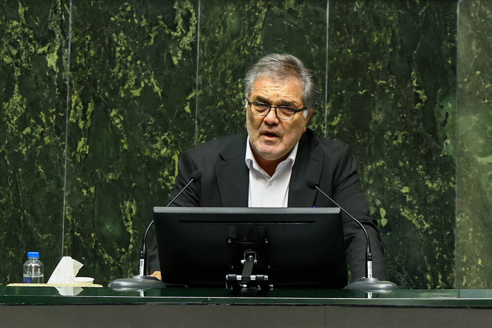 نماینده مشکین‌شهر: تک‌نرخی شدن ارز می‌تواند جلوی رانت‌ را بگیرد