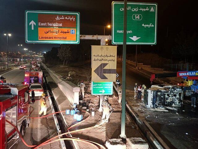 تصادف وحشتناک کامیونت حامل ۱۵۰۰ لیتر بنزین در  تهران + جزئیات