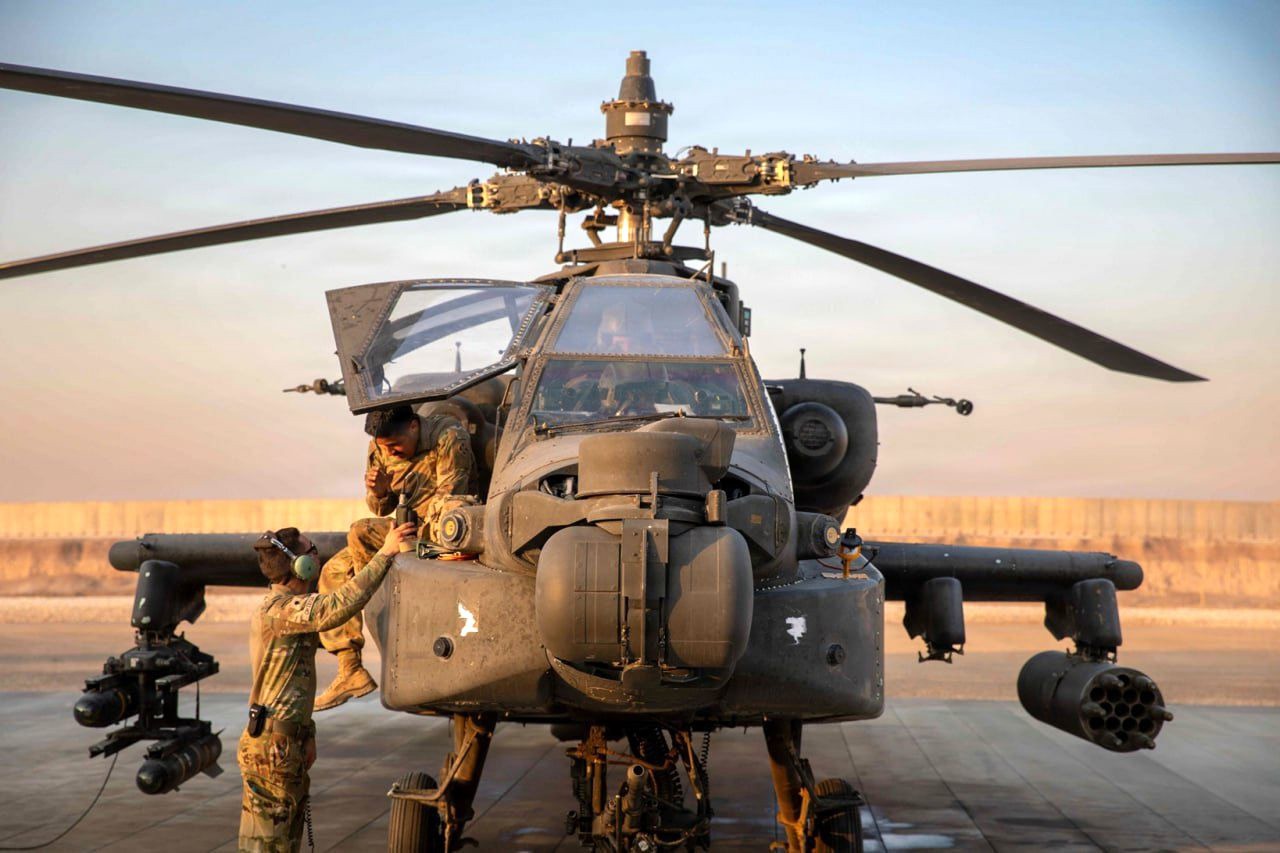 ماجرای آماده‌سازی بالگردهای آپاچی آمریکا برای اعزام به منطقه چیست؟