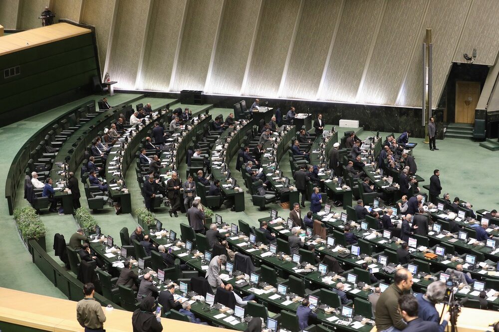 نمایندگان درباره تعیین میزان حقوق گمرکی خودرو و نرخ ارز کالاها چه گفتند؟