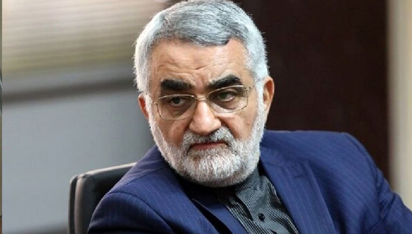 بروجردی:دشمن باز هم خطا کند، از سلاح‌های جدید رونمایی می‌کنیم/  کشور ما خلع سلاح شدنی نیست