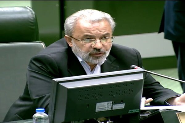 عضو کمیسیون امور داخلی: مسئله معیشت باید در اولویت تصمیم‌گیری‌ها قرار داشته باشد