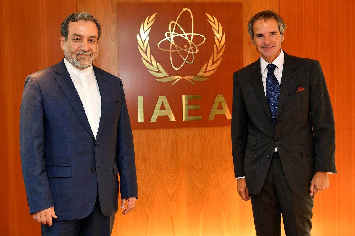 رایزنی تلفنی گروسی با عراقچی درباره مذاکرات