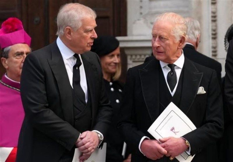 اولین واکنش پادشاه انگلیس به دستگیری برادرش