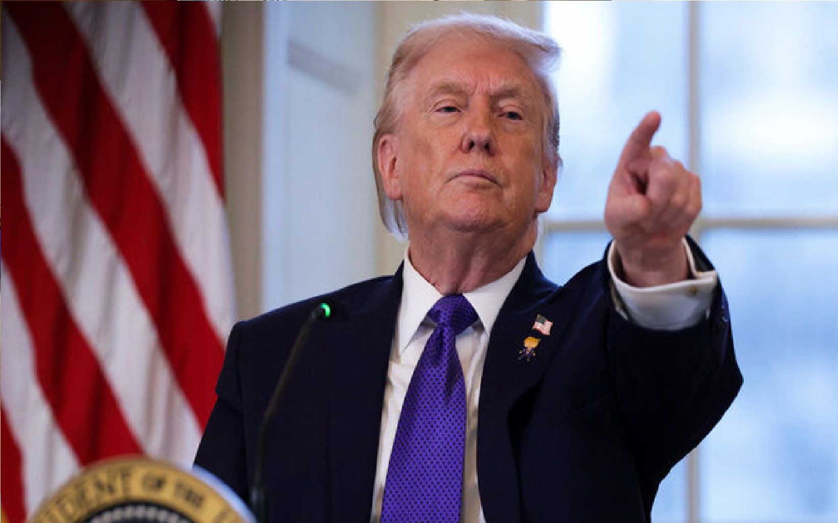 ترامپ خدمات دولتی در گرینلند را مسخره کرد/ کشتی بیمارستانی در راه است!