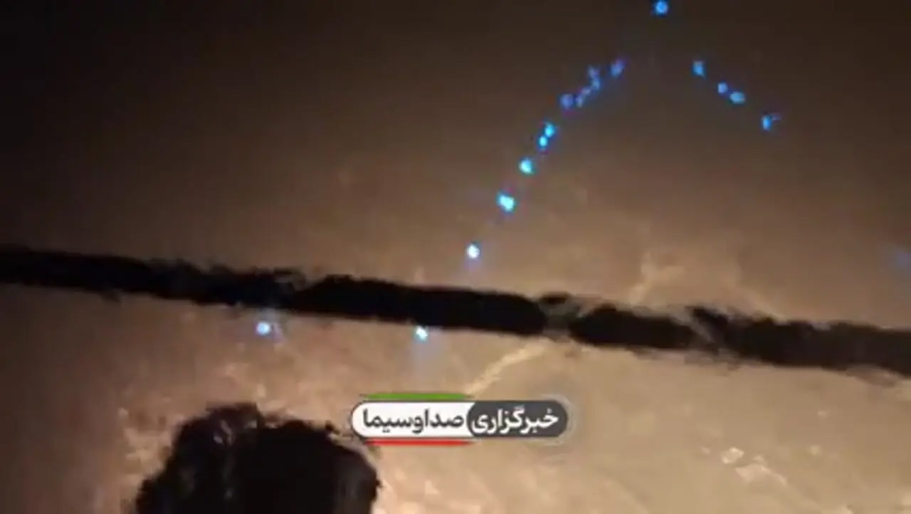 ورود ناوگروه نیروی دریایی سپاه پاسداران به آب‌های سرزمینی ایران+فیلم