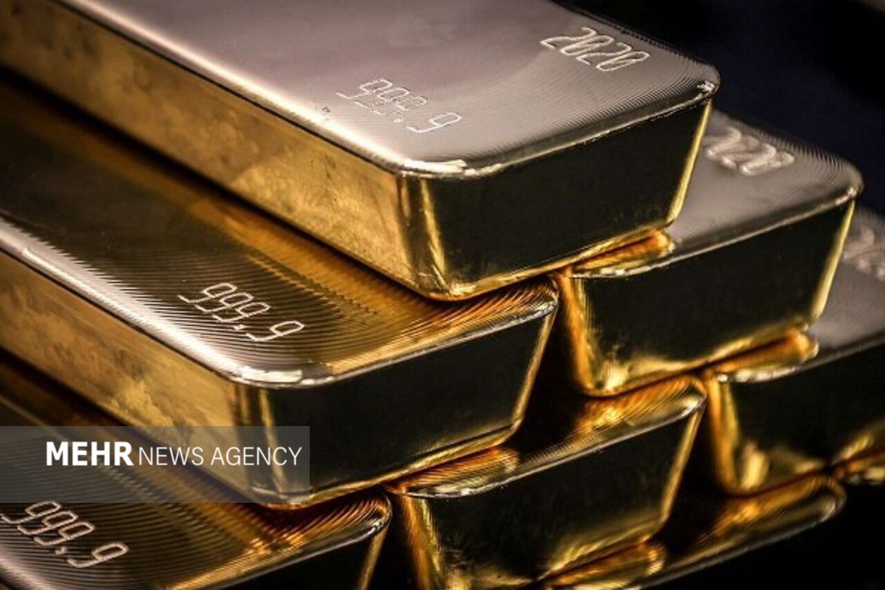 عقب‌نشینی طلا از اوج ۳ هفته‌ای؛ دلار قوی‌تر از ریسک‌های سیاسی