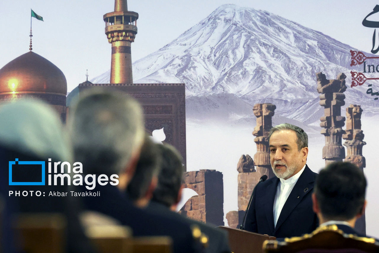 عراقچی در بریکس: هرچند نیروهای مسلح آماده‌اند پاسخی کوبنده و ویرانگر به متجاوزان بدهند، اما مردم ما صلح‌طلب هستند/هیچ‌ راه‌حل نظامی درباره ایران وجود ندارد