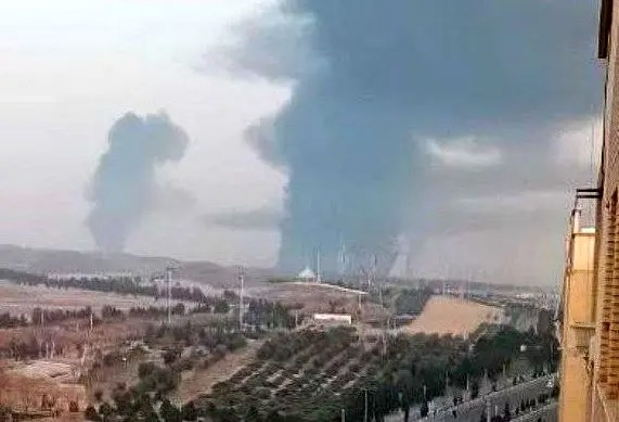 حمله اسرائیل به ایران/ آمریکا: ما در حمله اسرائیل به ایران دخالتی نداشتیم/ شنیده شدن صدای چند انفجار در تهران، کرج، تبریز و اصفهان/ حمله به بیش از ۱۰ هدف، از جمله سامانه‌های پدافند هوایی و موشک‌های بالستیک/ استفاده اسرائیل از موشک های بالستیک هواپرتاب