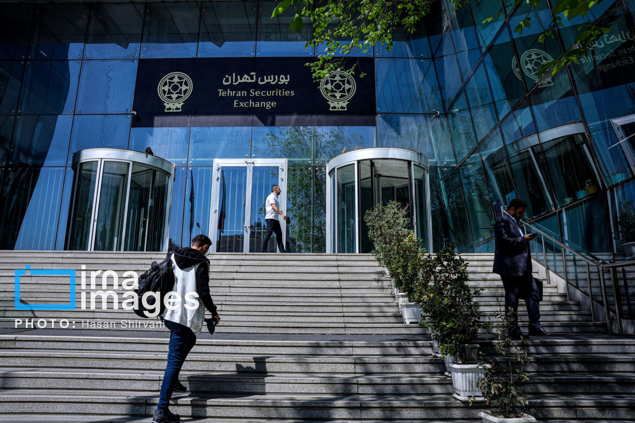 بازار سهام چشم‌انتظار توافق این هفته؛ ارزندگی، سهام را به سمت قله‌های جدید می‌برد +فیلم