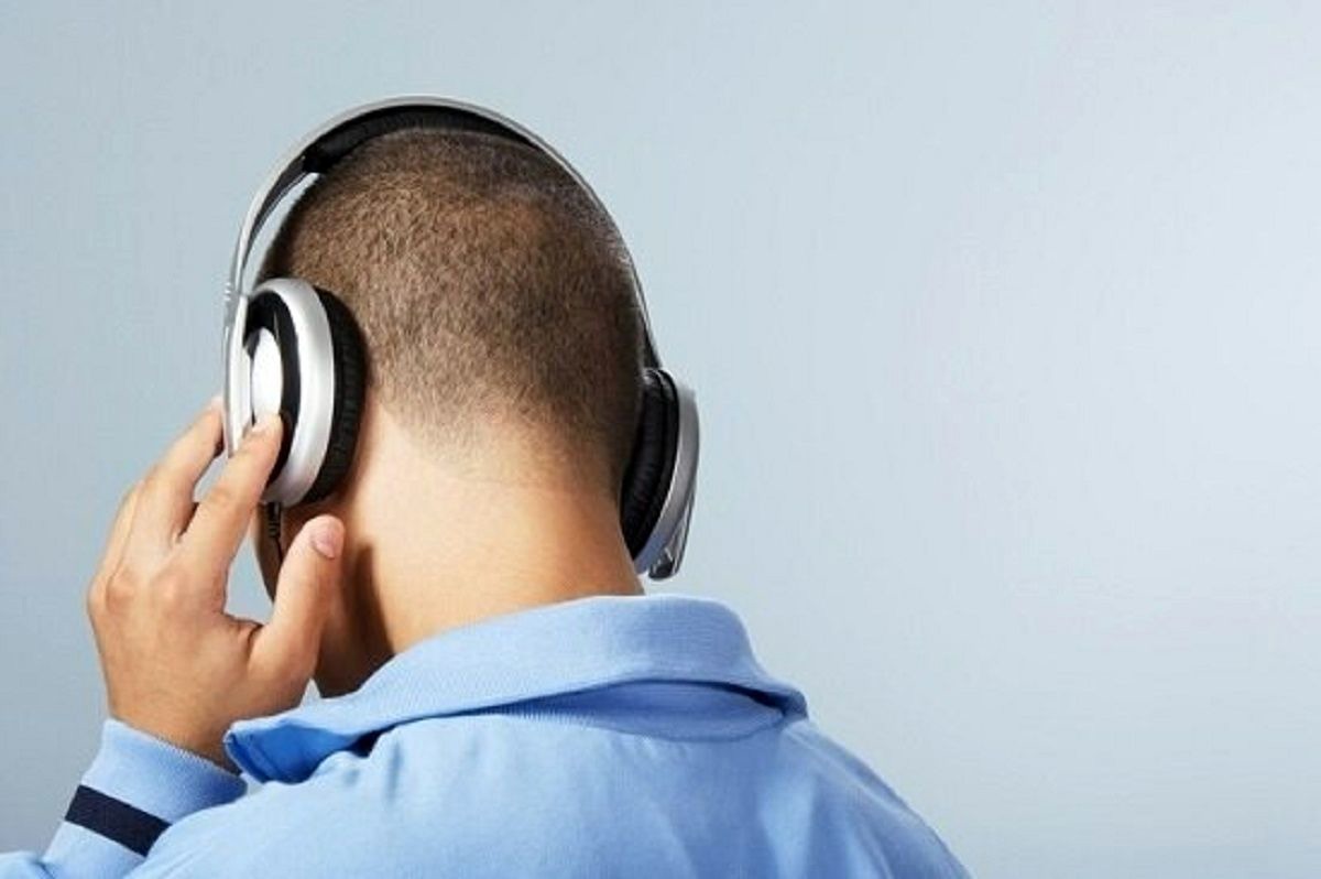 از این پس به جای واژه بیگانه هدفون بگویید گوشینه!