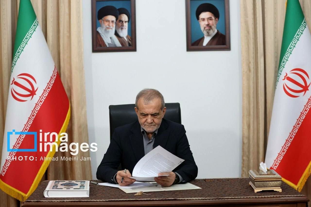 مسعود پزشکیان به رهبر انقلاب پیام داد