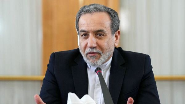 نتیجه مذاکرات ایران و آمریکا به روایت عباس عراقچی/ طرح بزرگ بازسازی و توسعه اقتصادی ایران اجرایی شد/ تحریم صادرات نفت و پتروشیمی تعلیق شد؟