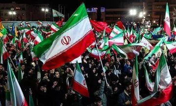 هشدار روزنامه اصولگرا: نباید اجتماعات ملی به عرصه رقابت‌های جناحی تبدیل شوند زیرا...