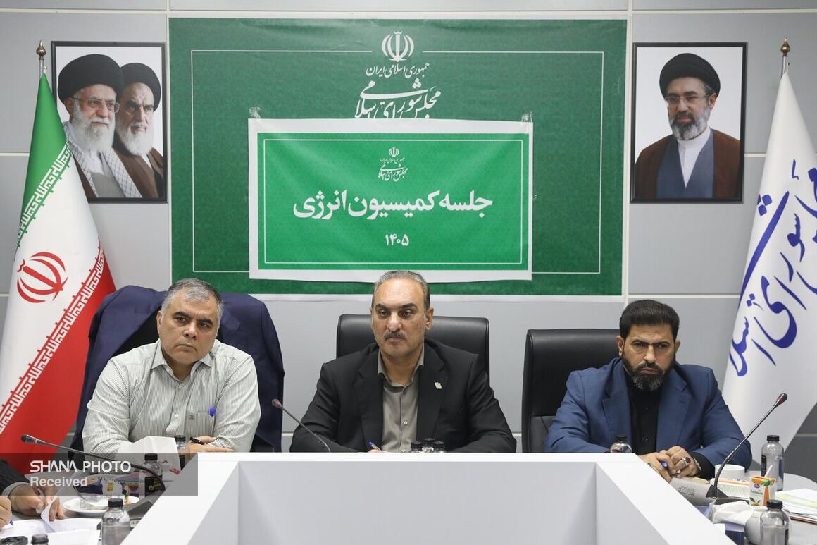 آخرین وضع تولید و بازسازی تأسیسات آسیب‌دیده در کمیسیون انرژی تشریح شد