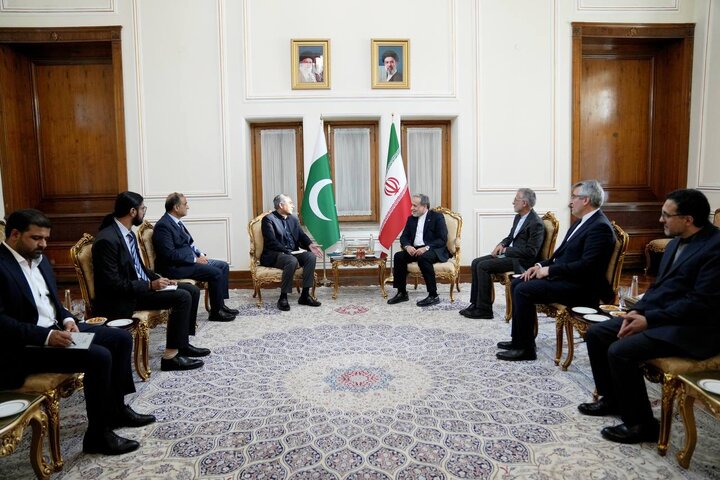 بازار آریا