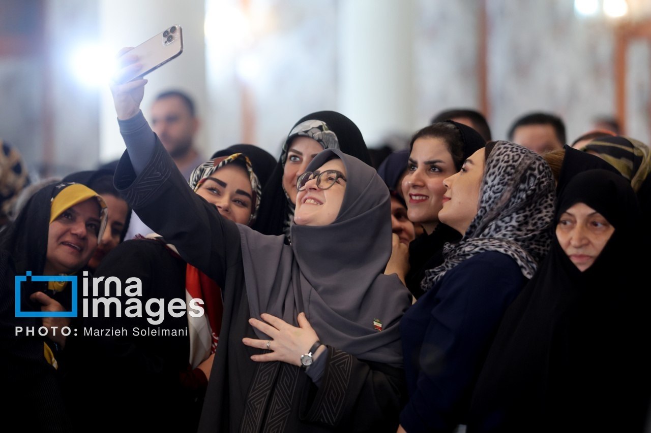 بازار آریا